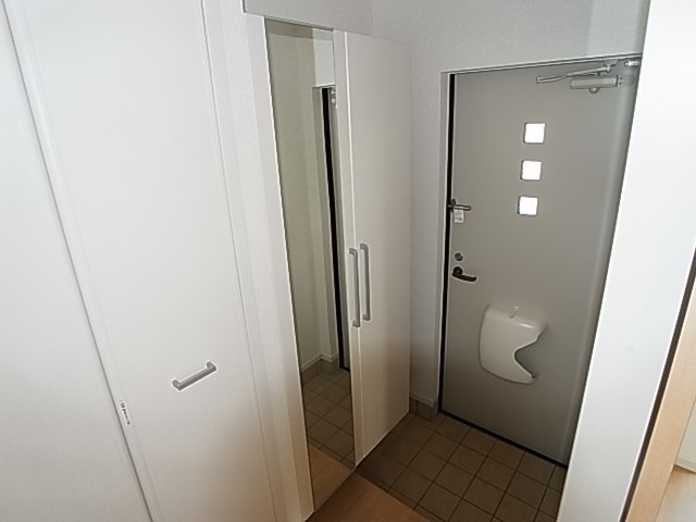 メゾン・ネオＭ　Ⅰ 玄関
