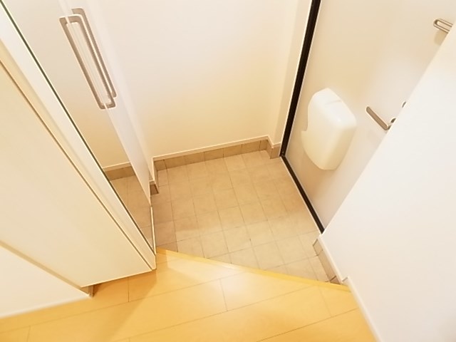 エムズグレイス７ 玄関