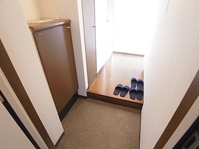 セザン白山 玄関