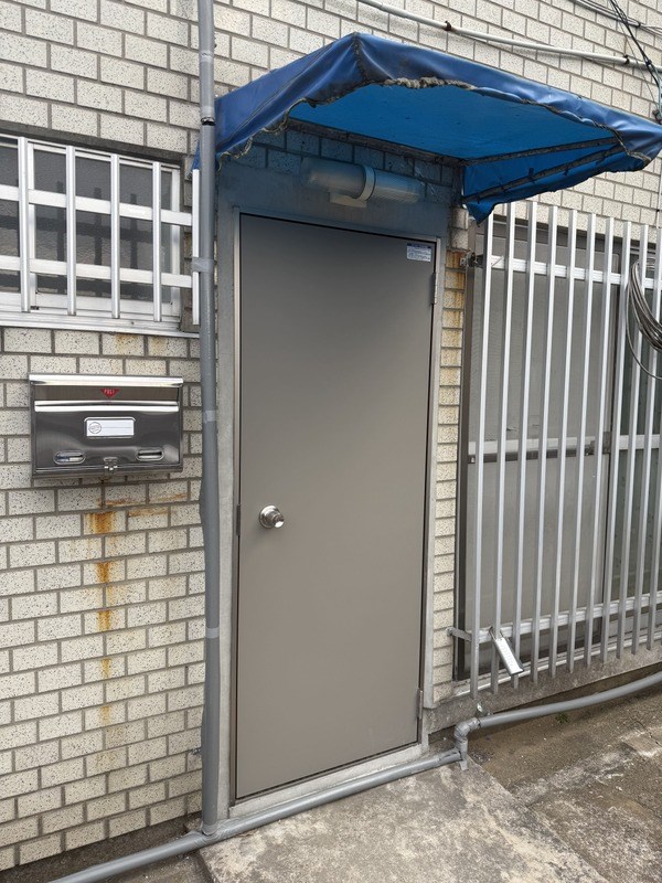 こじまマンション 玄関
