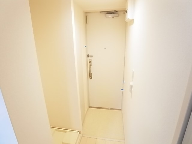 リブリ・ＡＬＢＥＲＯ 玄関