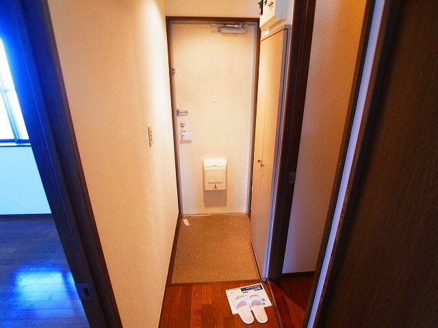 平和マンション 玄関