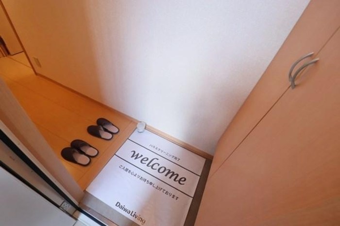 リビングタウン大金平B 玄関