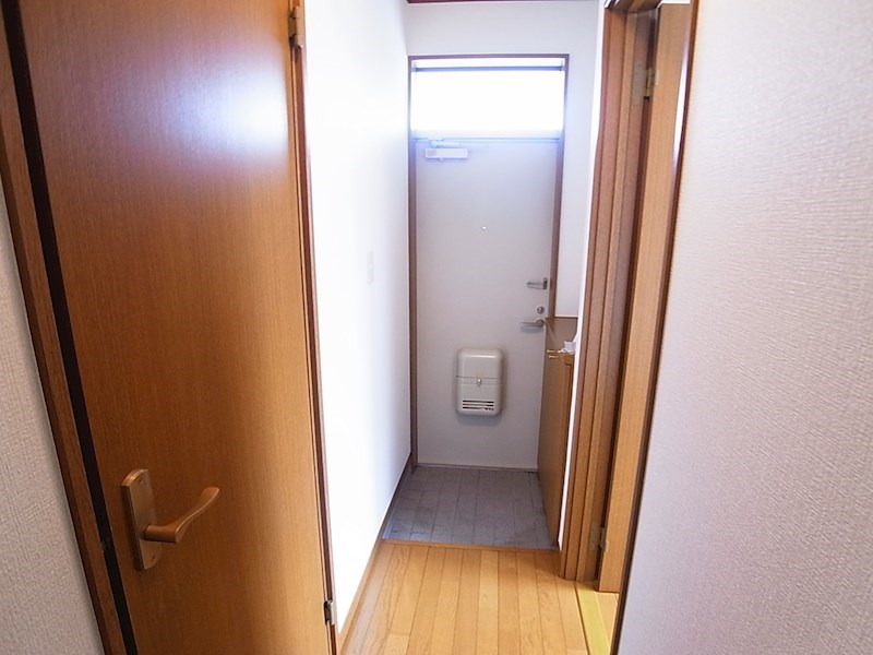 プランドール弐番館 玄関