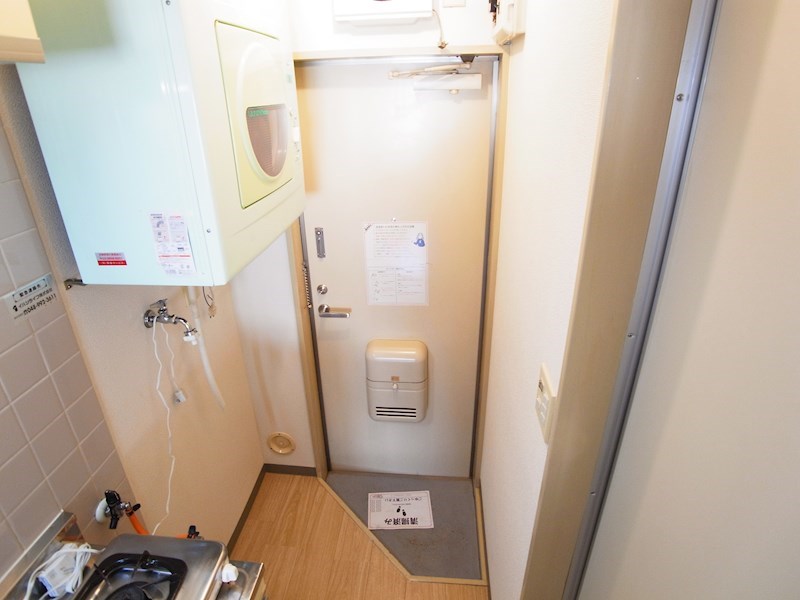シャンブル綾瀬B  玄関