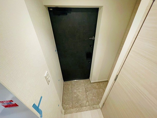 アレスグーテ北千住 玄関