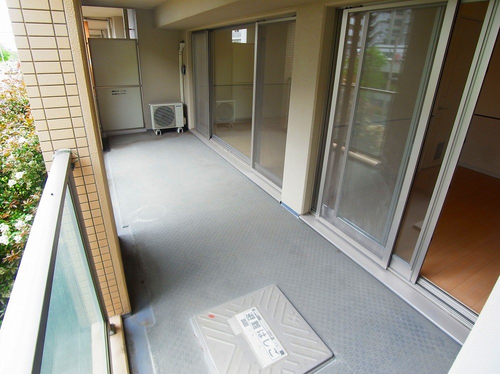ロイヤルパークス新田 ベランダ