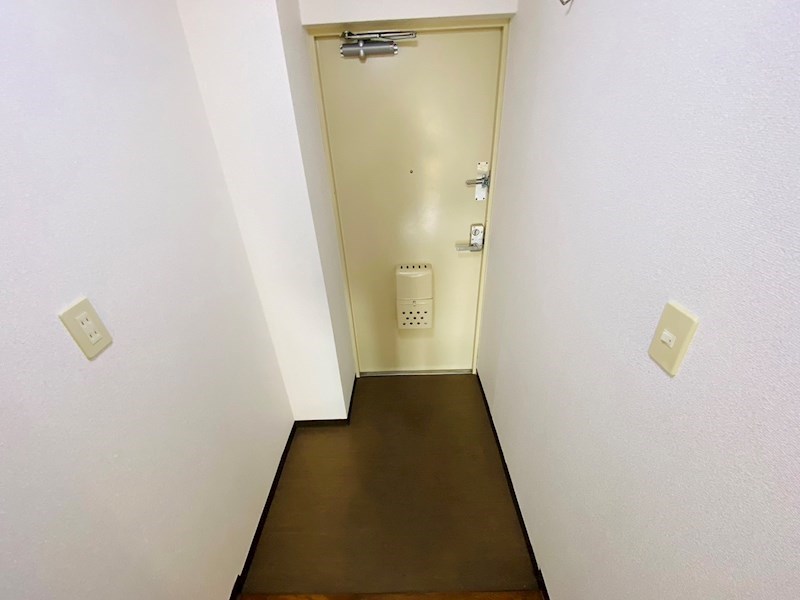 フレール堀切３ 玄関
