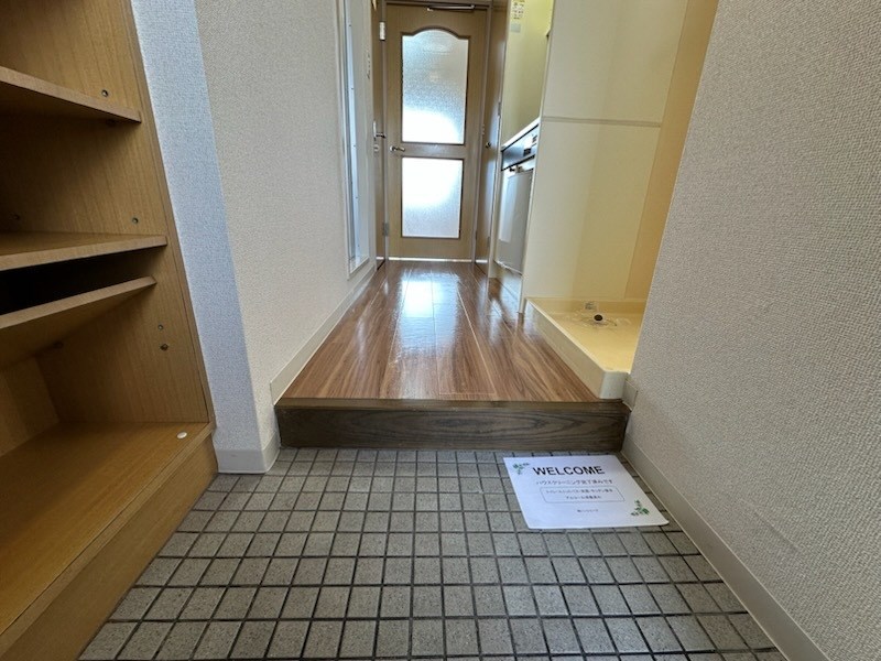 フローレンスビレッジⅢ 玄関
