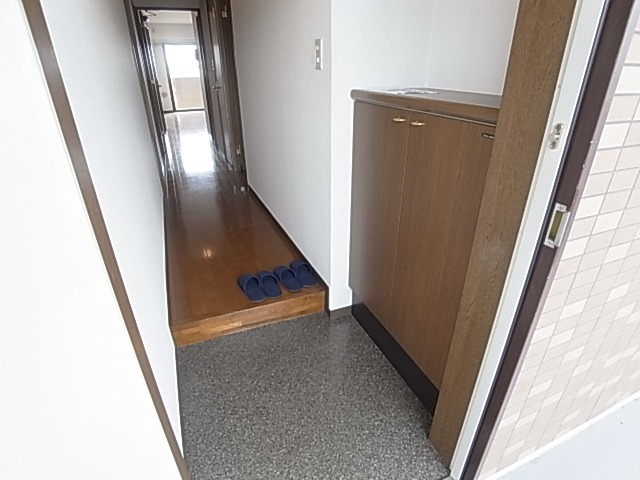 セザン白山 玄関
