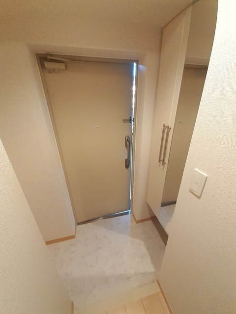 プラシード（扇） 玄関