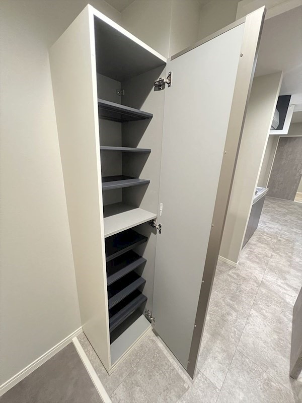 k1 apartments 玄関