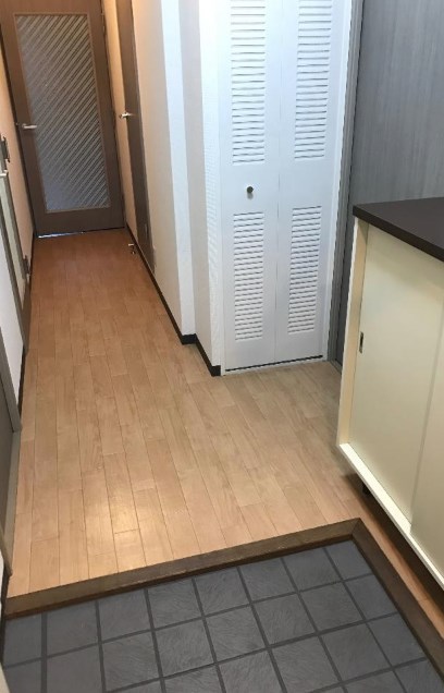 グレースハイツ松丸 玄関