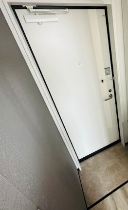 Buzz西新井 玄関