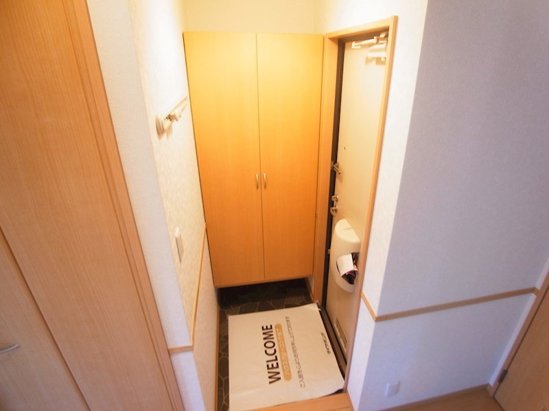 ルミエールB棟  玄関
