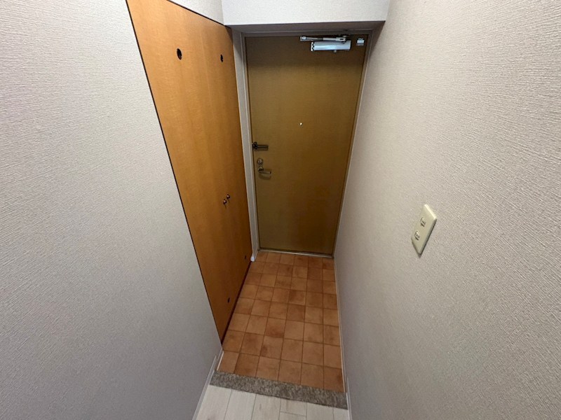 モラダ・アケボノ 玄関