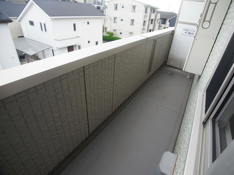 シティ　オブ　フレグランスⅢ ベランダ