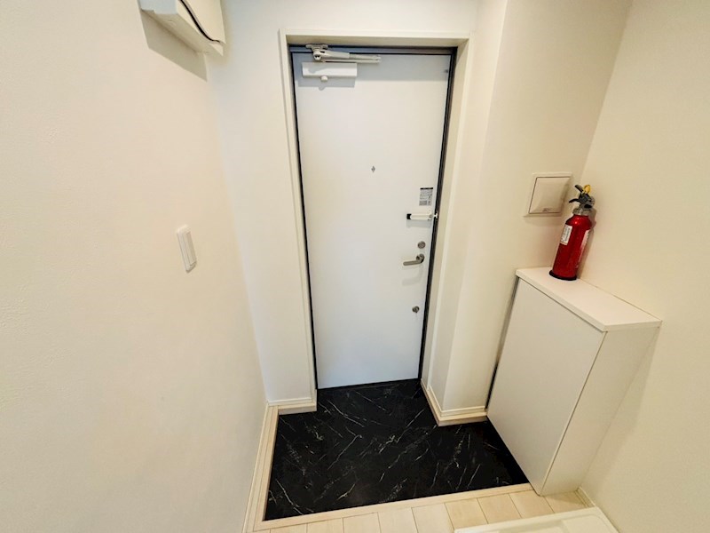 ヒルズ稔台 玄関