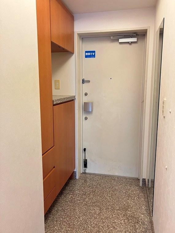 コスモプレイス町屋 玄関