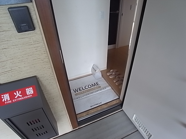 リヴェールB 玄関
