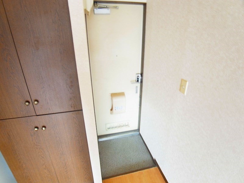 エリール泉 玄関