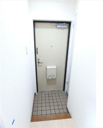 清水マンション  玄関