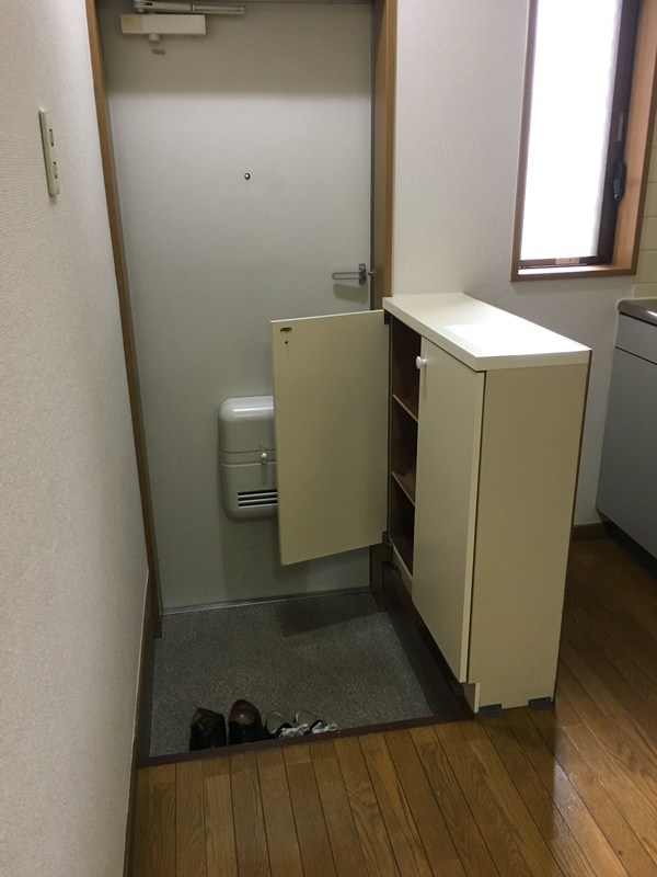 根津コーポ 玄関