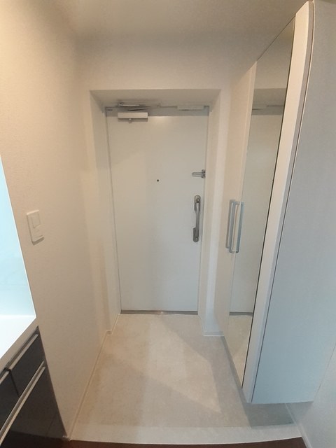 ブルーセブン 玄関