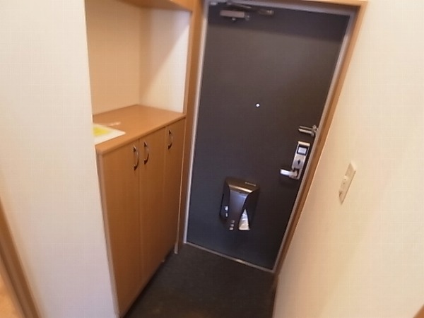 クレメント駒木Ｂ 玄関
