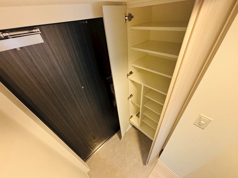 Ｓ－ＲＥＳＩＤＥＮＣＥ松戸Ｌｉｃｈｔ 玄関