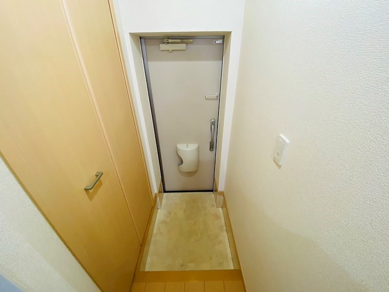 グレイスカレント２ 玄関