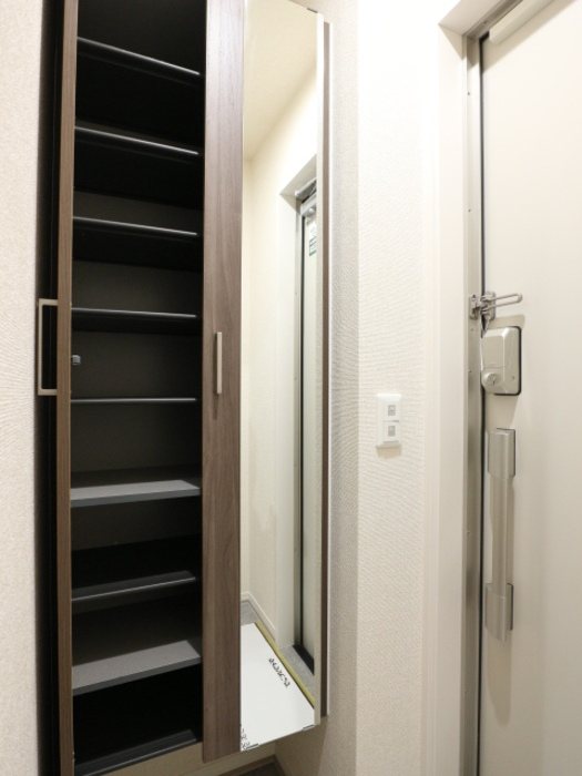 ウィンクルム柏の葉 玄関