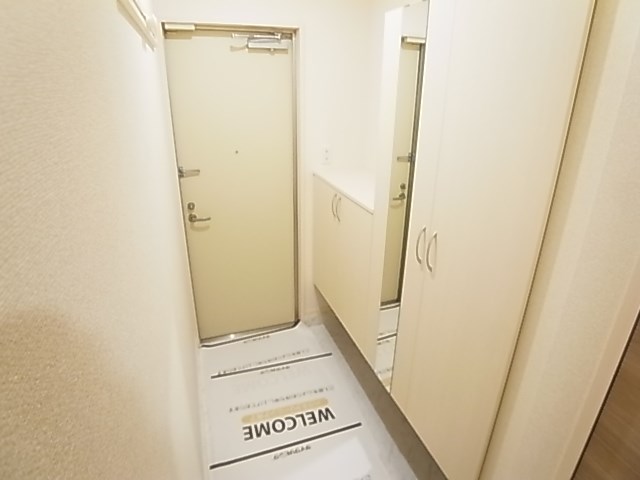 ファミユB 玄関
