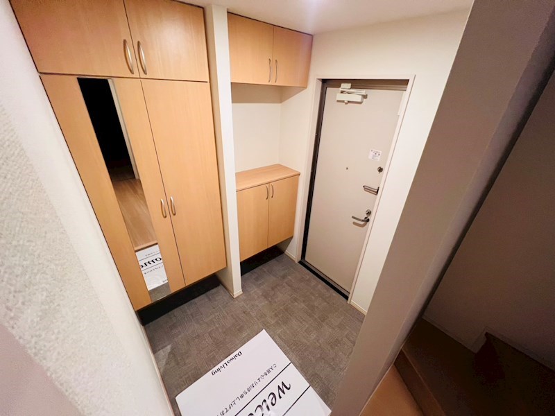 ディアコート本木 玄関