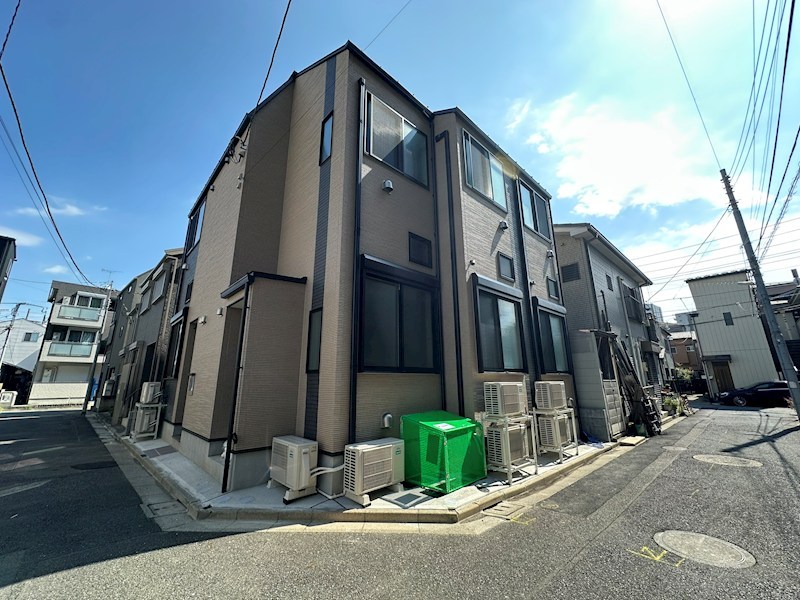 メゾンルミエール千住 外観写真