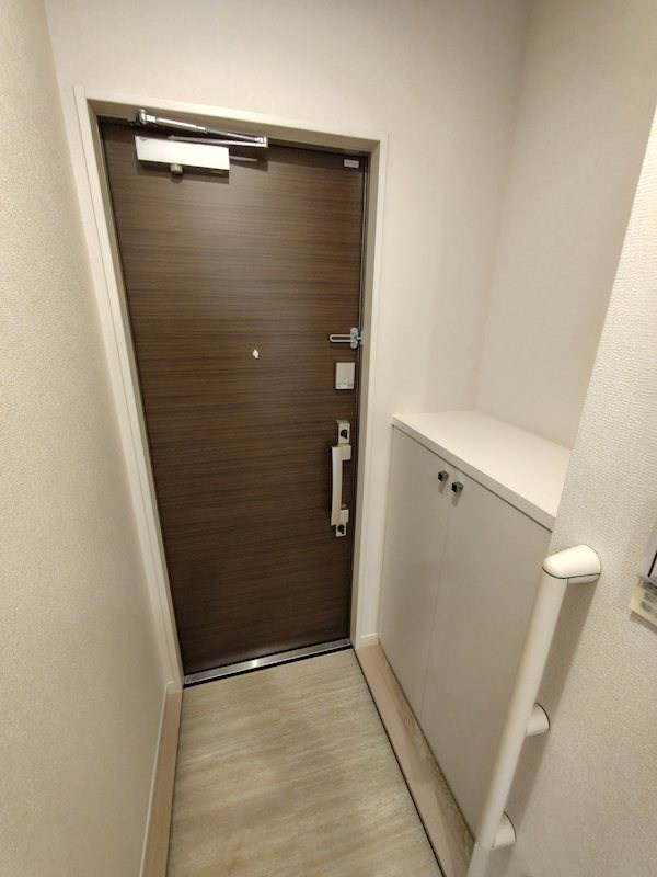 ファミールK 玄関