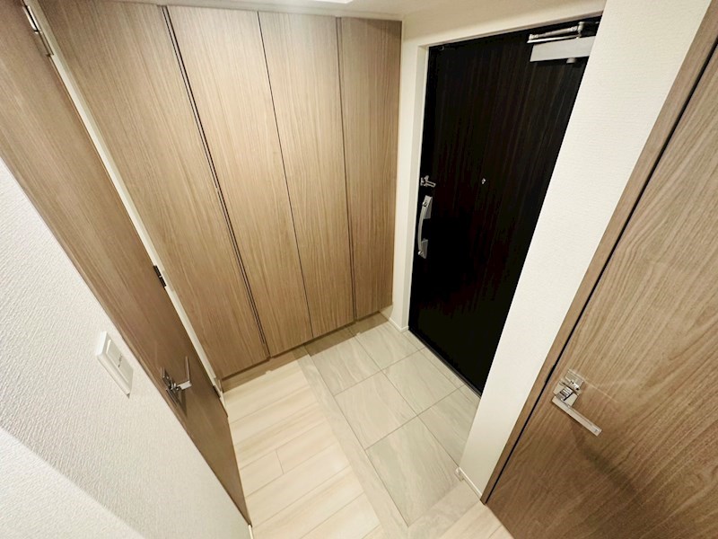S-RESIDENCE綾瀬rivie 玄関