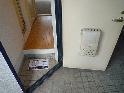 ジュネパレス塚本 玄関