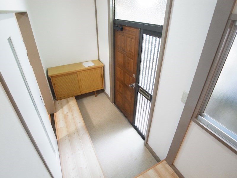 岡田貸家 玄関