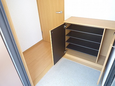 サンモール・Ｓ 玄関