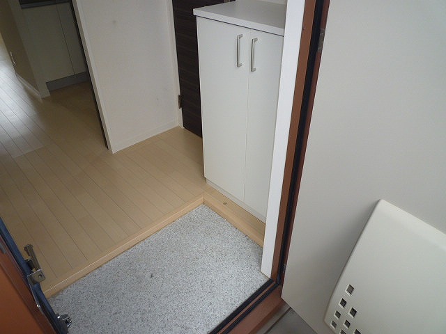 Side3 玄関