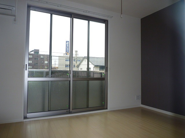 Side3 ベッドルーム