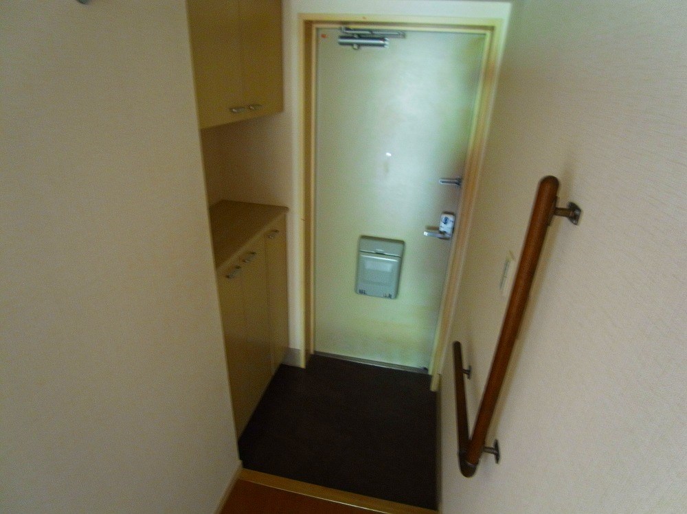 プレジール西新井  玄関