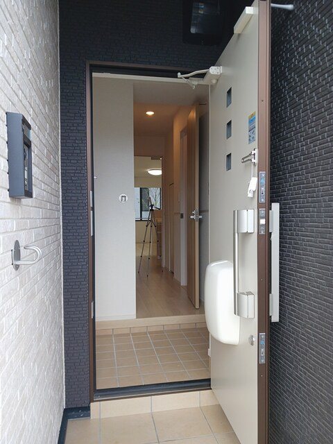 ココ　ラ　フェリーチェＢ 玄関