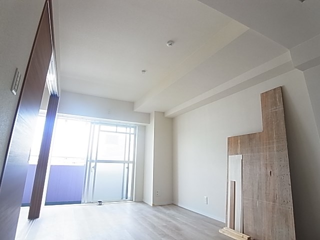 第一スカイハイツ足立 リビング