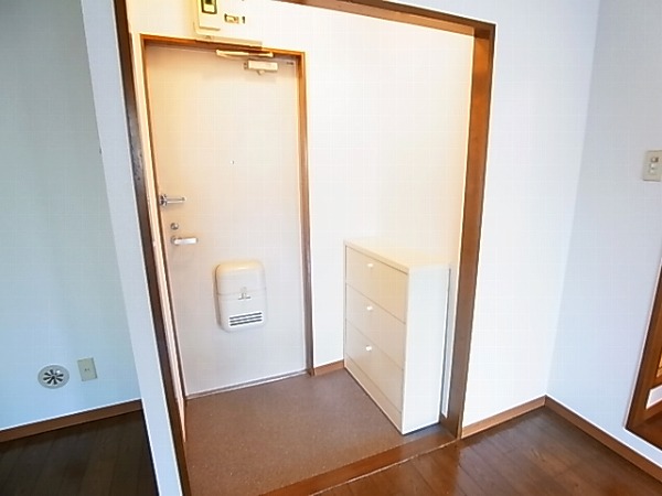 サンビレッジＣ 玄関