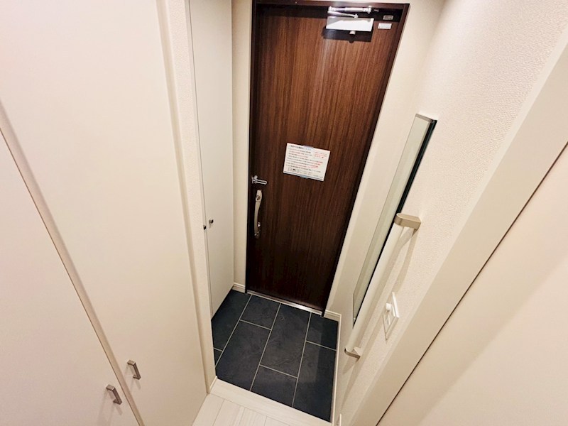クレスト 玄関