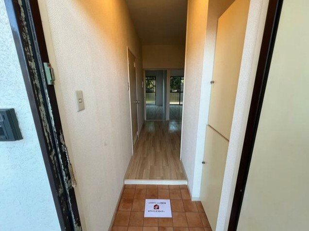 サンハイツ梅郷 玄関