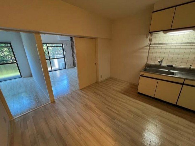 サンハイツ梅郷 リビング