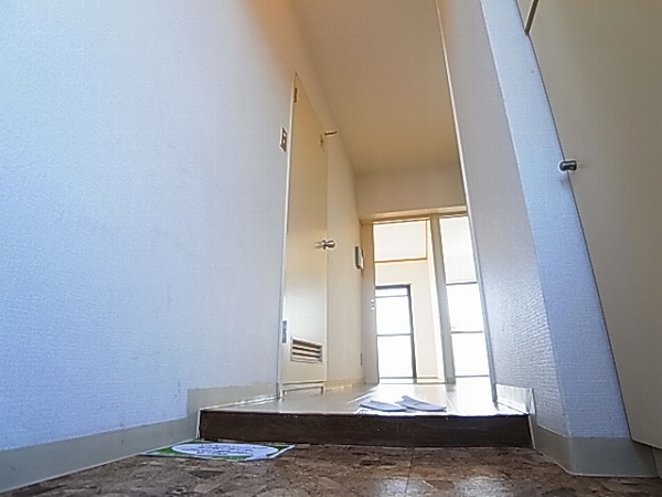 サンハイツ梅郷 玄関